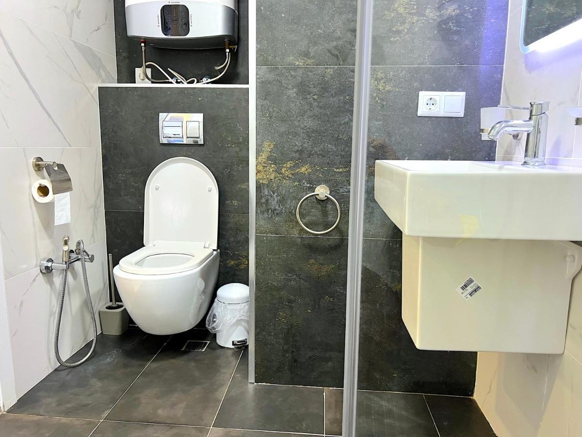 Orbi Beach Tower Aparts Batumi Exterior photo